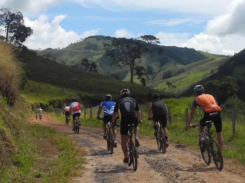 Pousada Canto Do Lago Piracaia Exterior foto